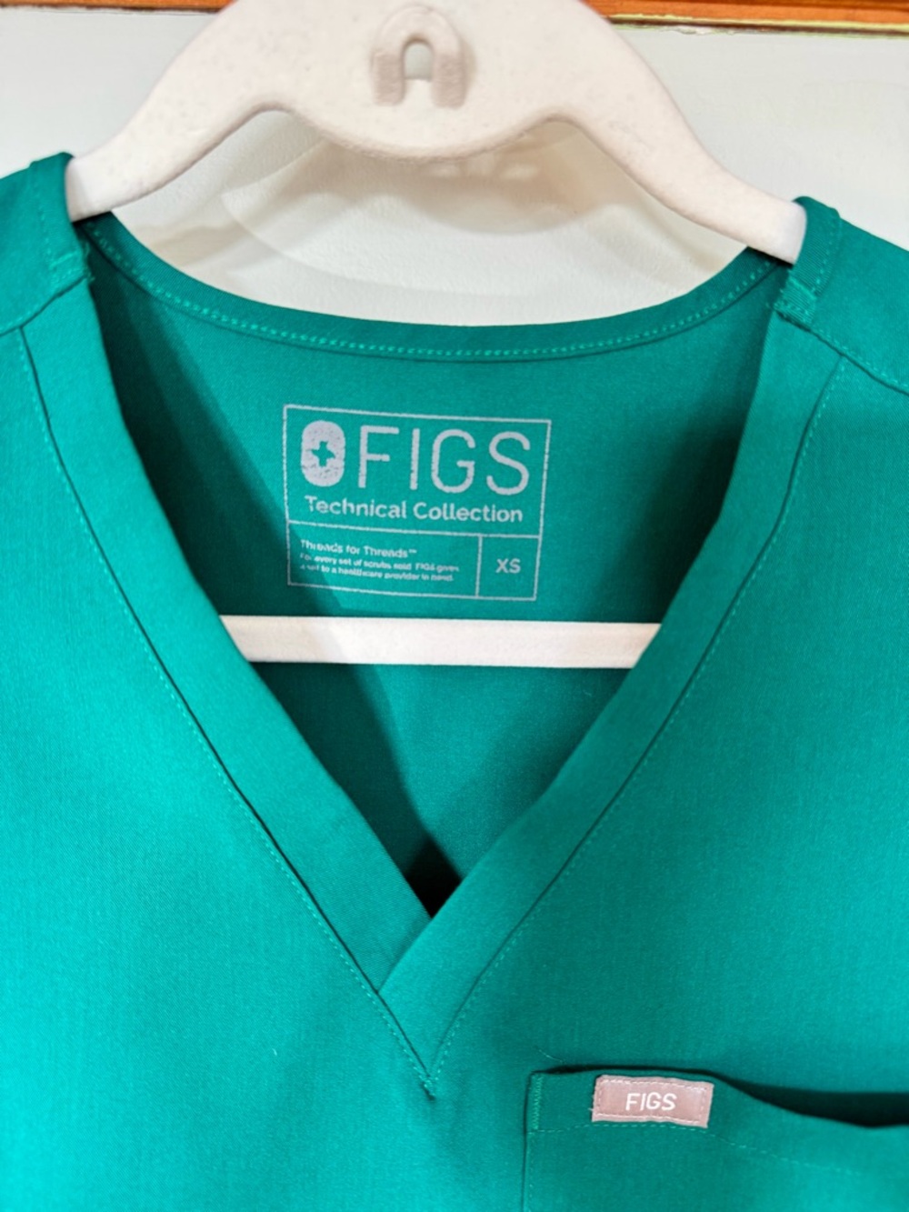 Figs Women’s Catarina One-Pocket Short Sleeve Scrub Top in Hunter Green - Picture 2 of 3